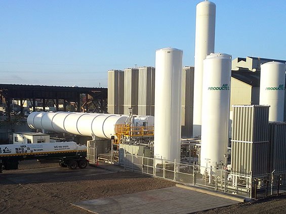 Cryogenic oxygen plant supply several economized high-purity gases from natural gas